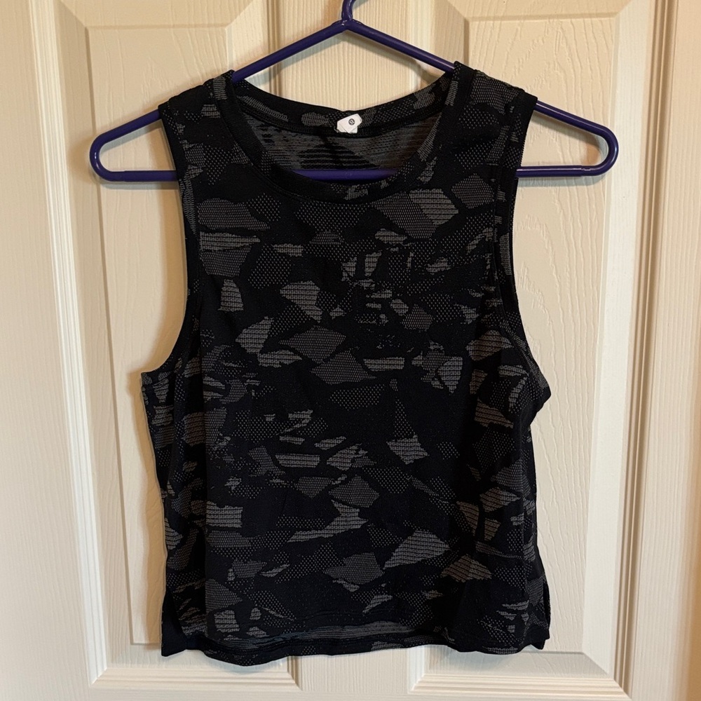 Women’s Lululemon Black and Grey Geometric Sleeveless Tank